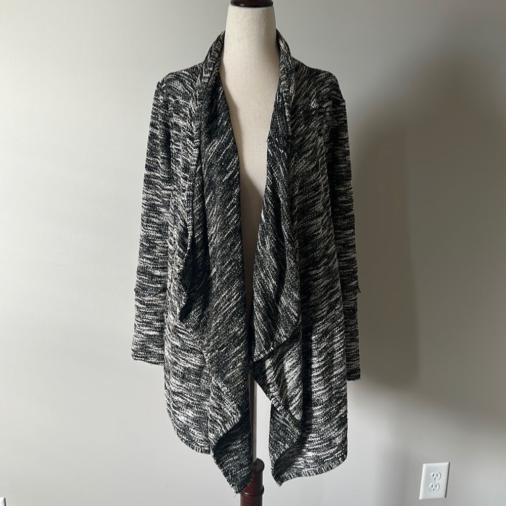 Caslon sz S open front black white sweater cozy